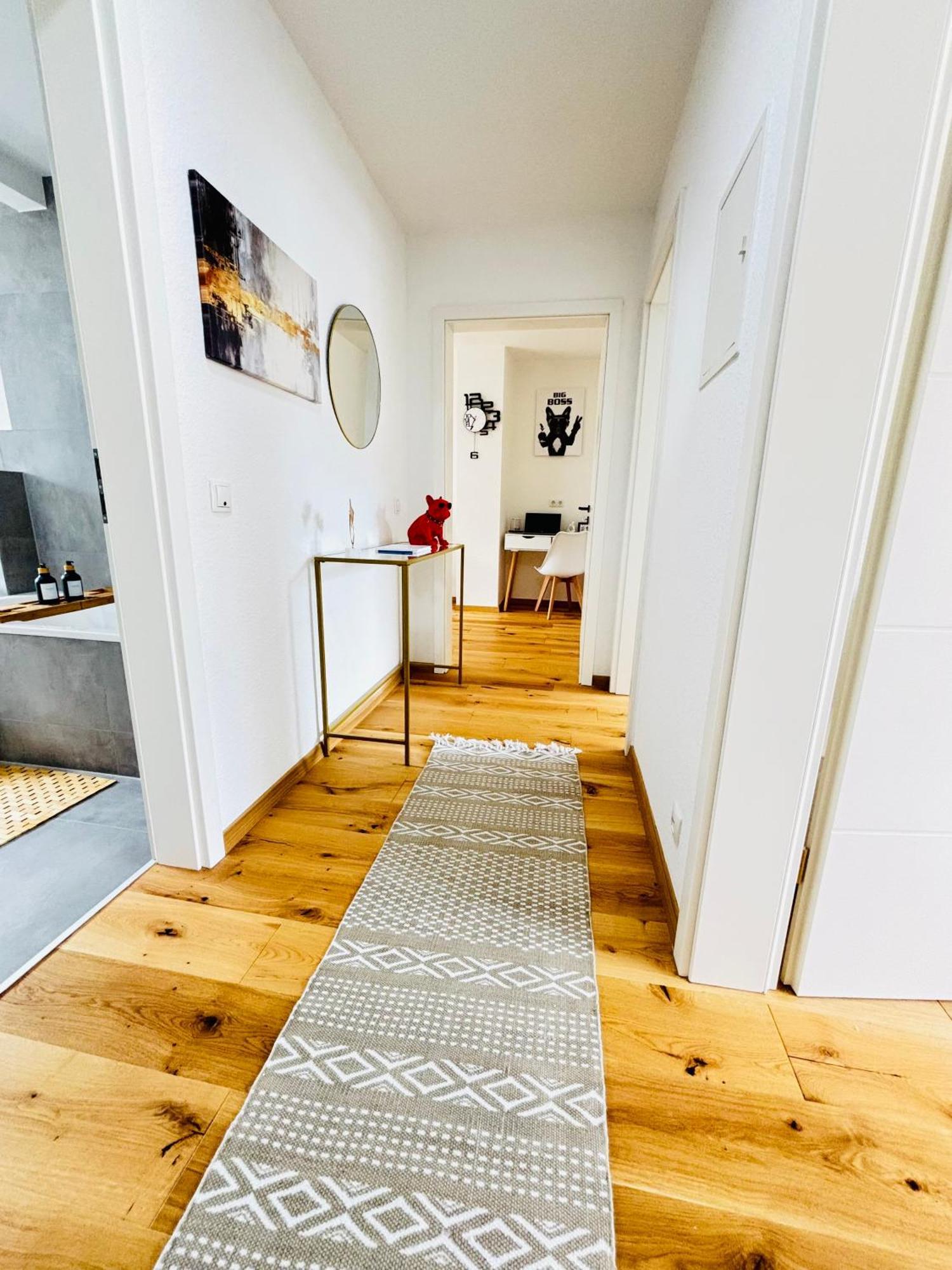 Schoene & Gemuetliche Wohnung Direkt Am Bahnhof 兰施泰因 外观 照片